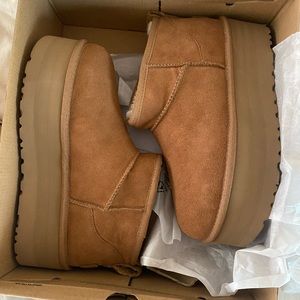 Brand New Never Worn Ugg W Ultra Mini Platform Boots